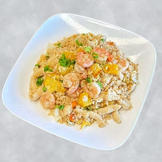 Pineapple Fried Rice 菠萝炒饭.
