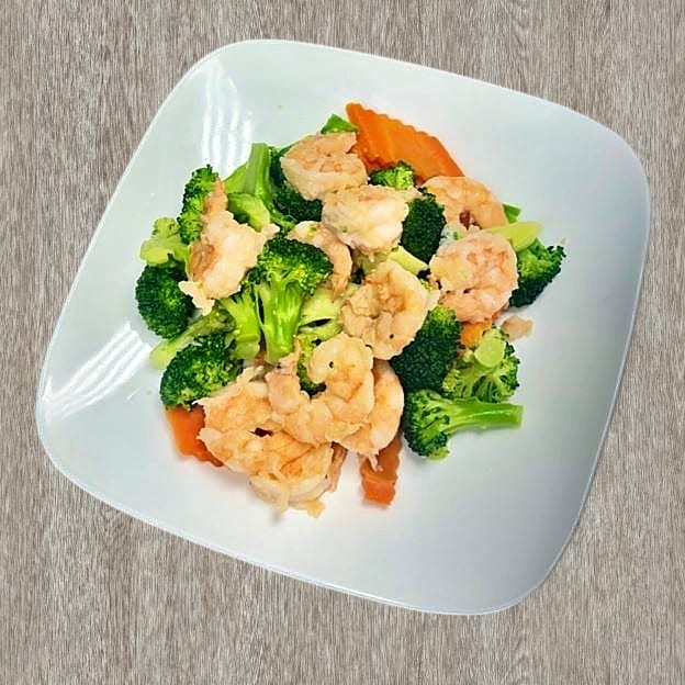 Steamed Shrimp with Broccoli 水煮芥兰虾.