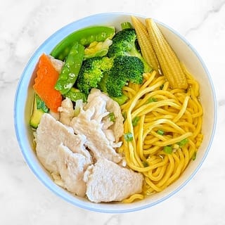 Chicken Yat Gaw Mein 鸡伊麺