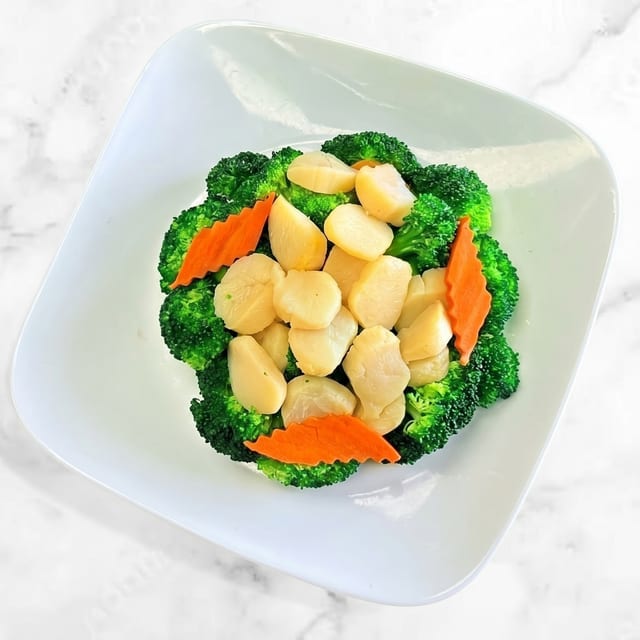 Steamed Scallop with Broccoli.