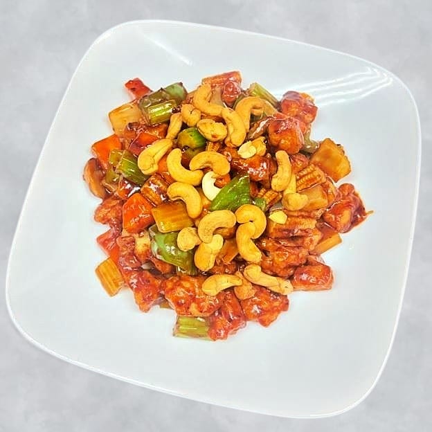Chicken with Cashew Nuts 腰果鸡.