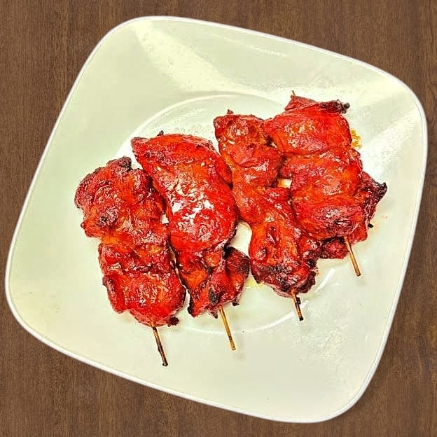 Chicken on the Sticks (4) 鸡肉串.